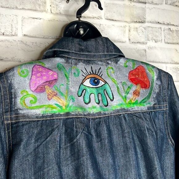 Baccini UpCycled Hand Painted Button Down 3/4 Sleeve Jean Jacket Size Medium - Picture 8 of 9